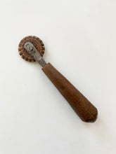 Load image into Gallery viewer, Jagging wheel